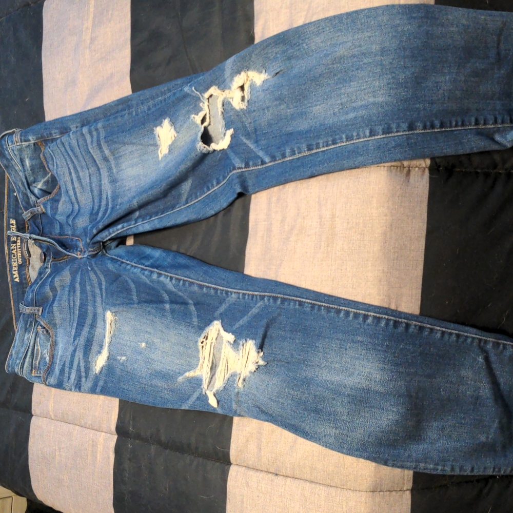 American eagle distressed skinny jeans